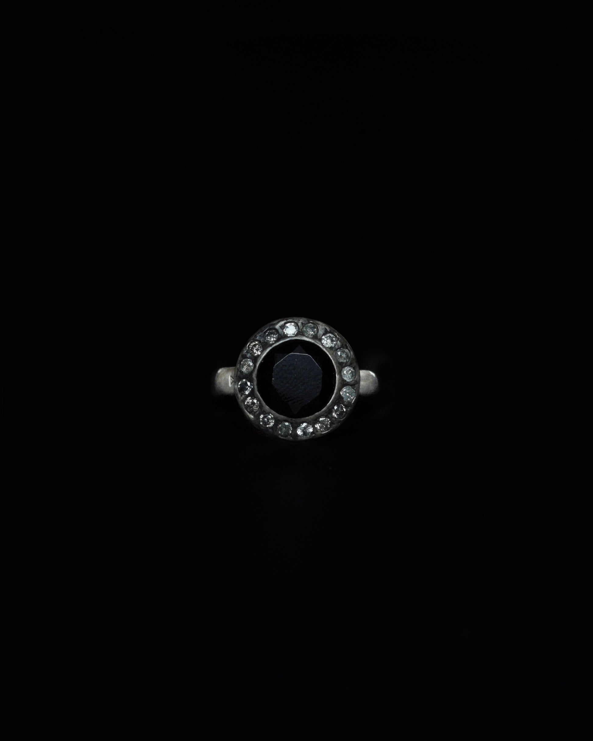 Middle Halo Ring Black Spinel & Salt and pepper Diamond