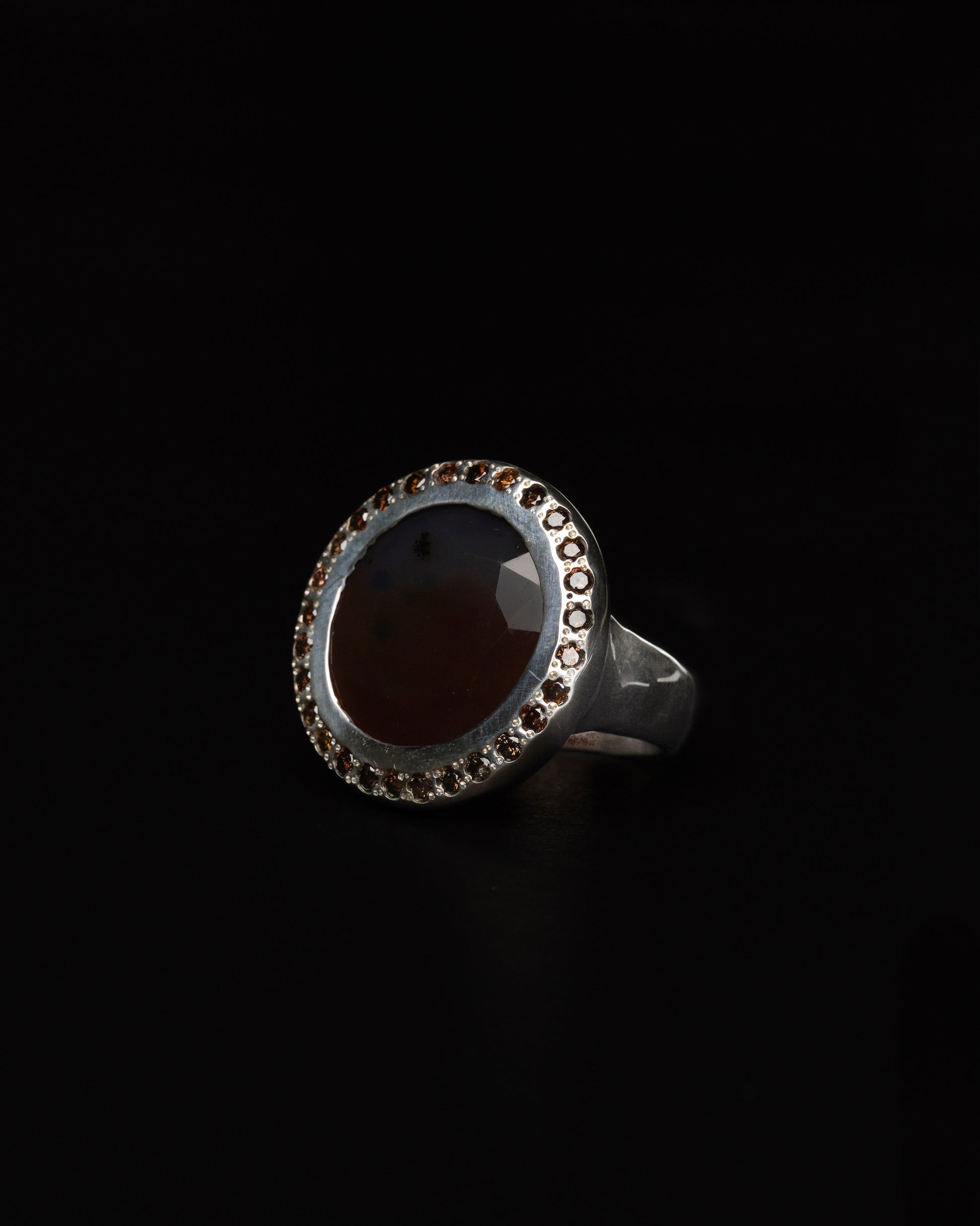 Big Halo Ring Montana Agate & Cognac Diamond