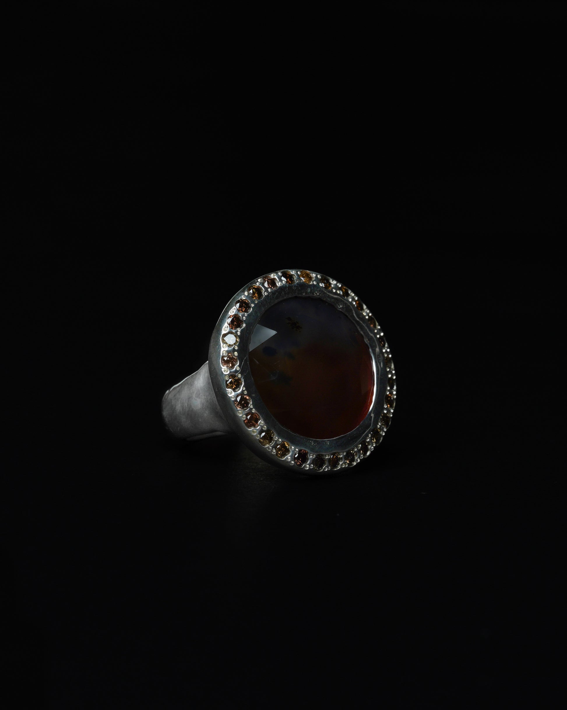 Big Halo Ring Montana Agate & Cognac Diamond