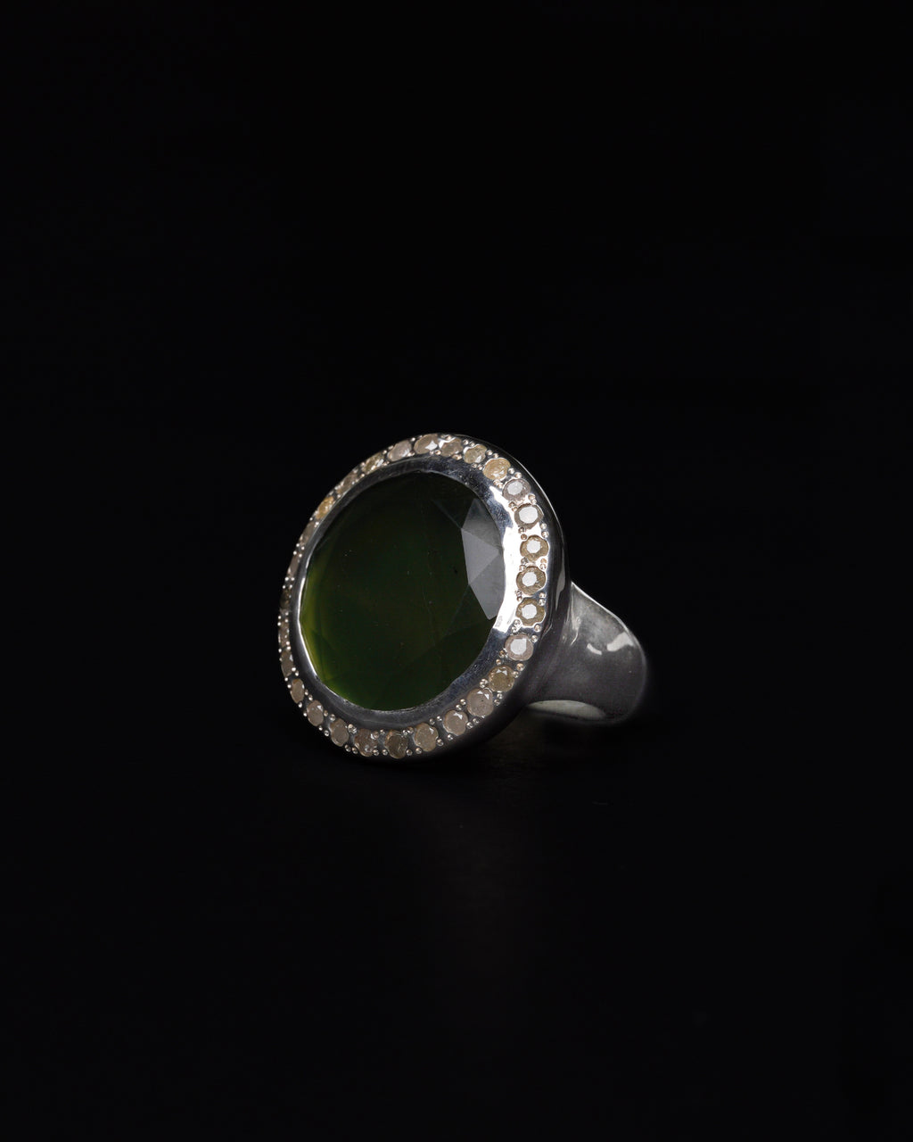 Big Halo Ring Serpentine & Ice Diamond