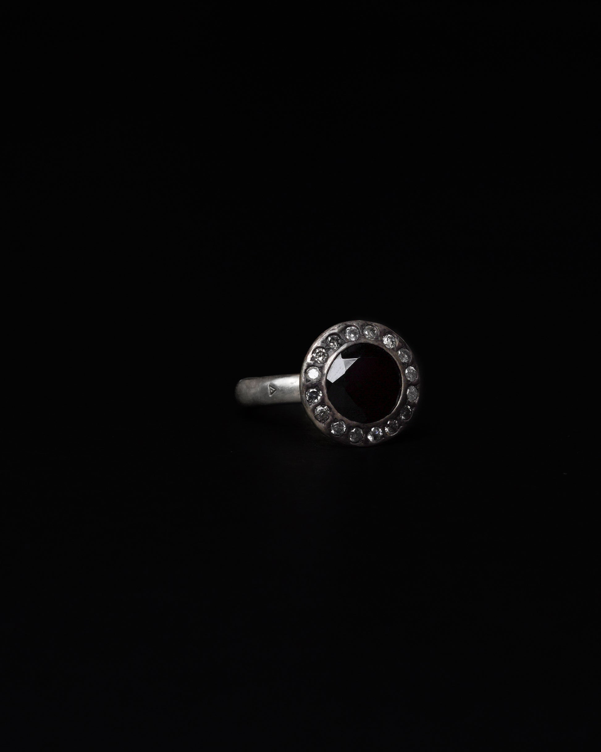 Middle Halo Ring Black Spinel & Salt and pepper Diamond
