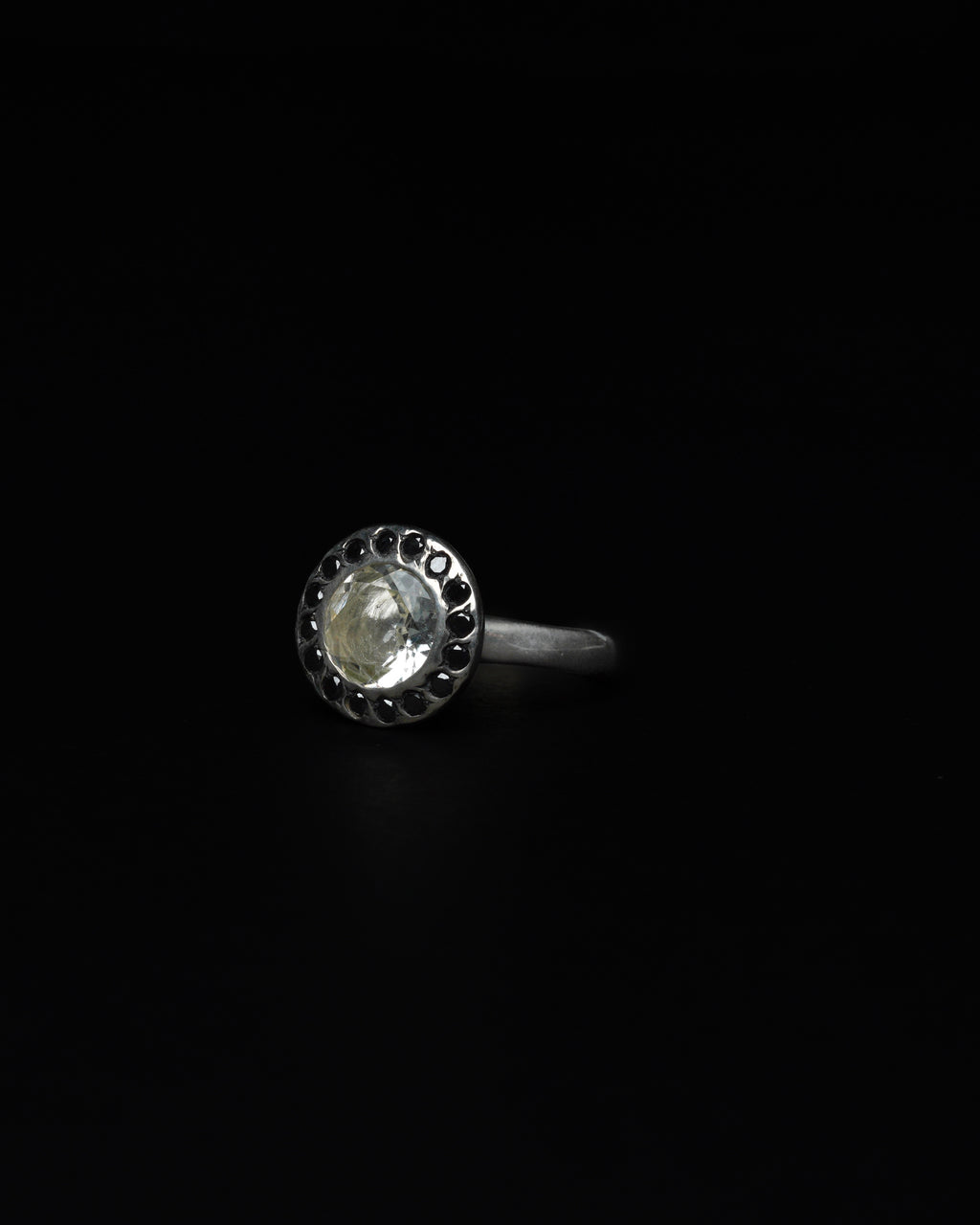 Middle Halo Ring Green Amethyst & Black Diamond