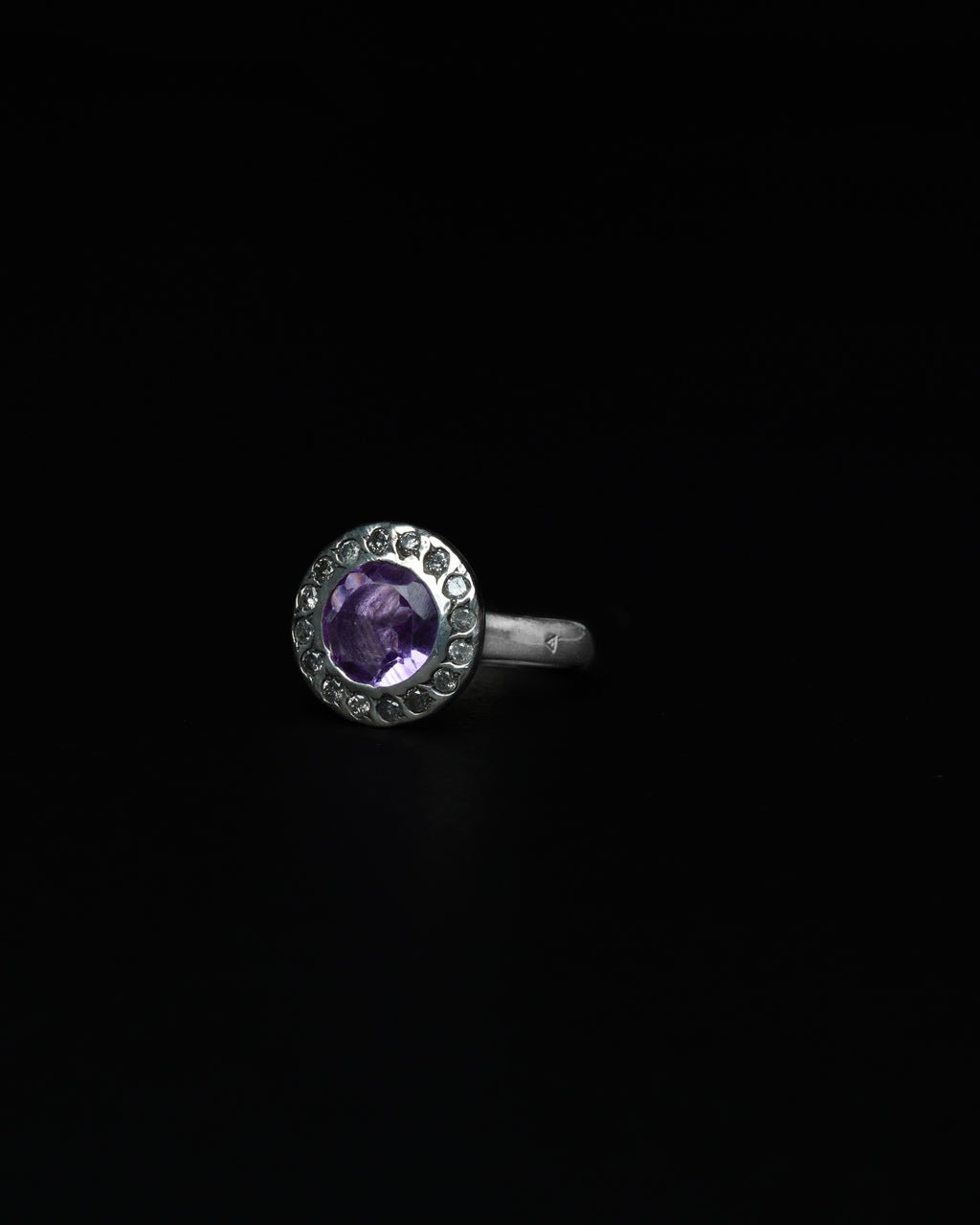 Middle Halo Ring Amethyst & Salt and pepper Diamond
