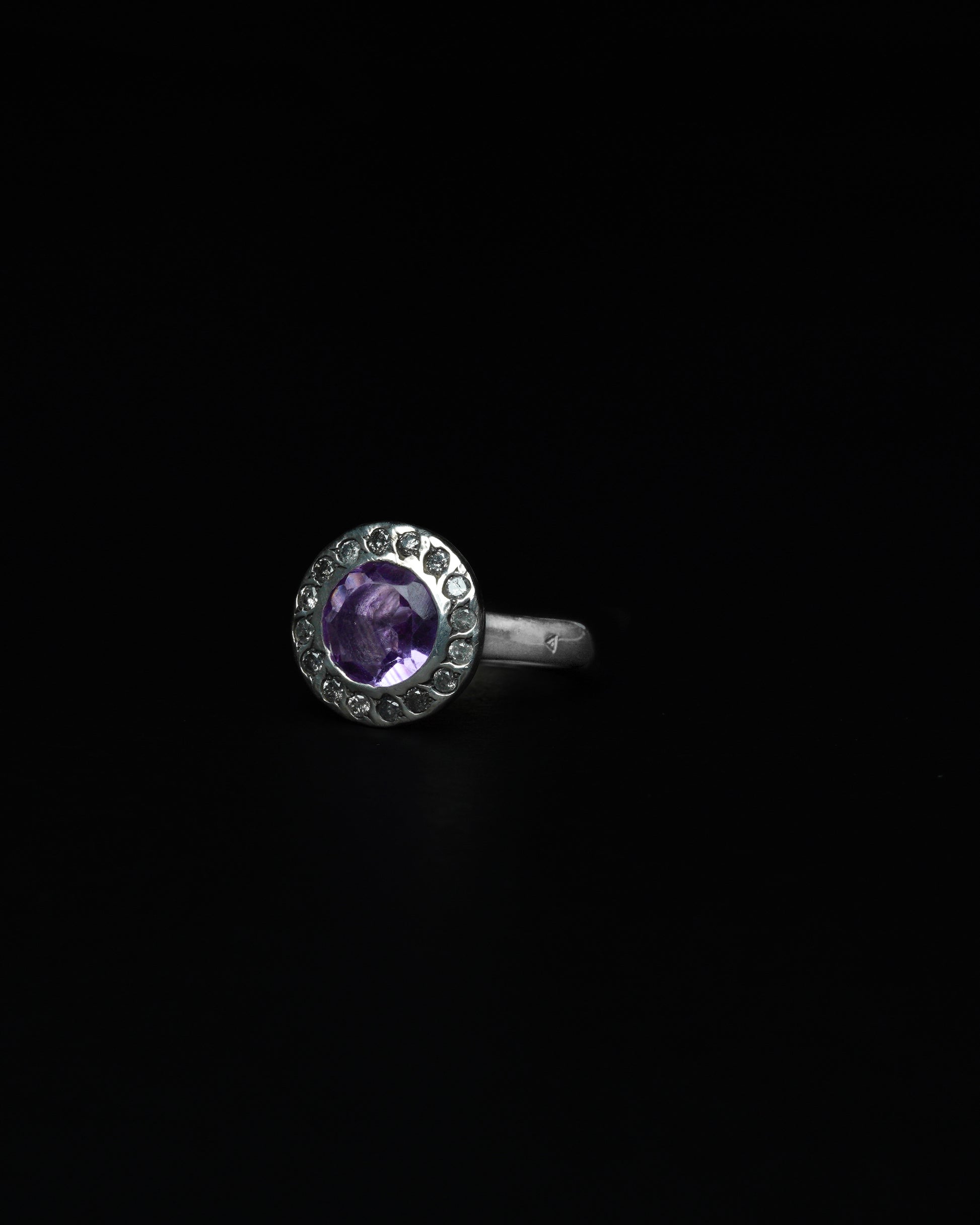 Middle Halo Ring Amethyst & Salt and pepper Diamond
