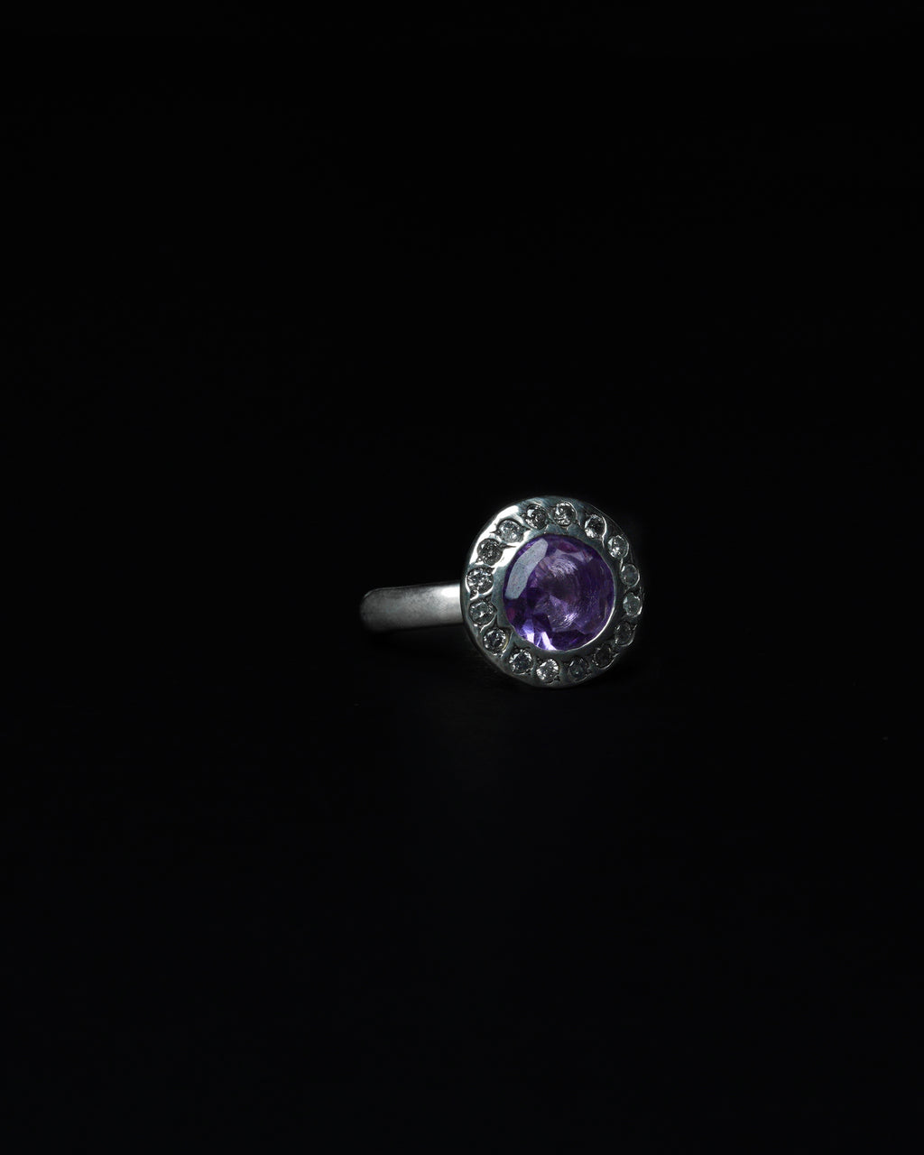 Middle Halo Ring Amethyst & Salt and pepper Diamond