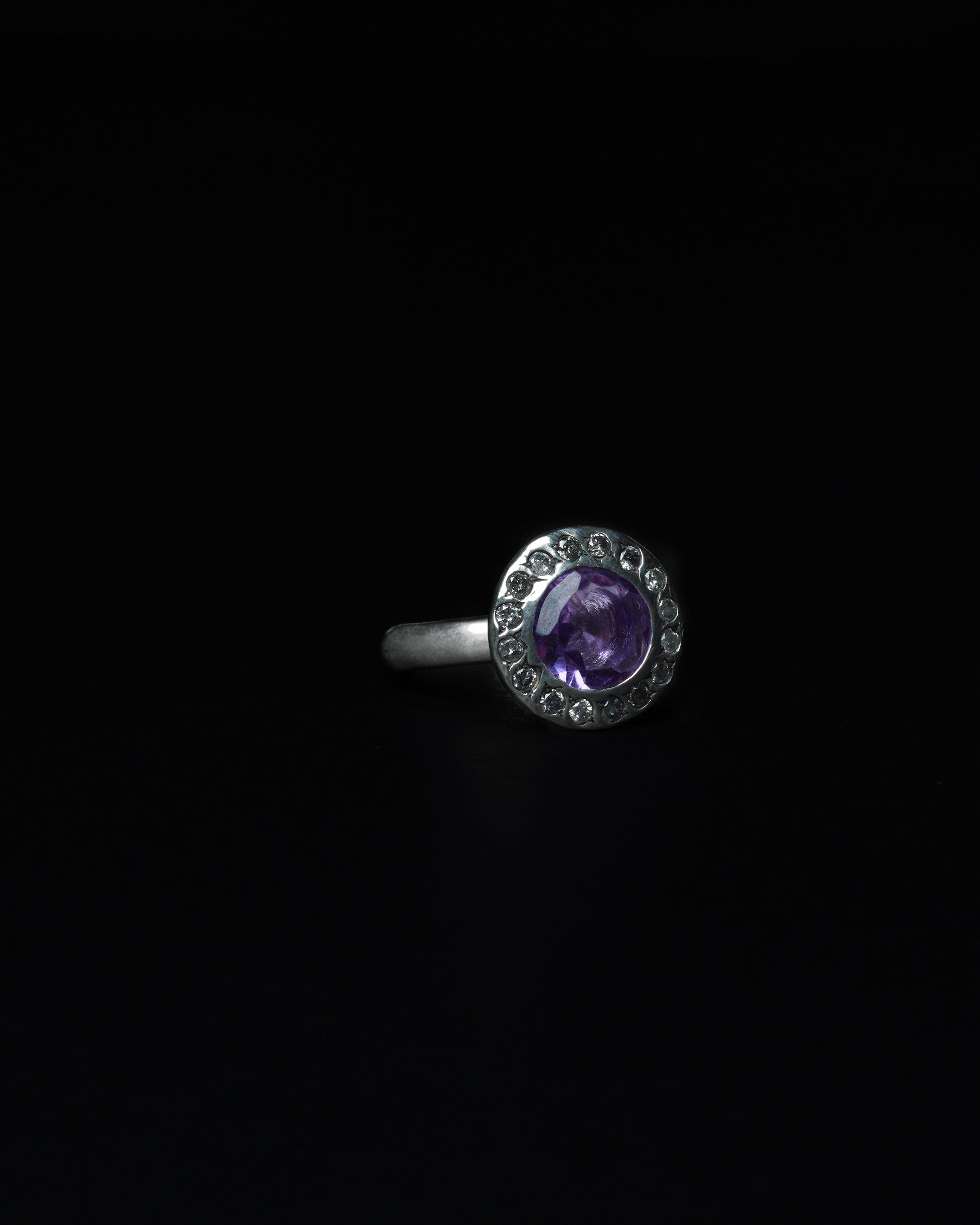 Middle Halo Ring Amethyst & Salt and pepper Diamond