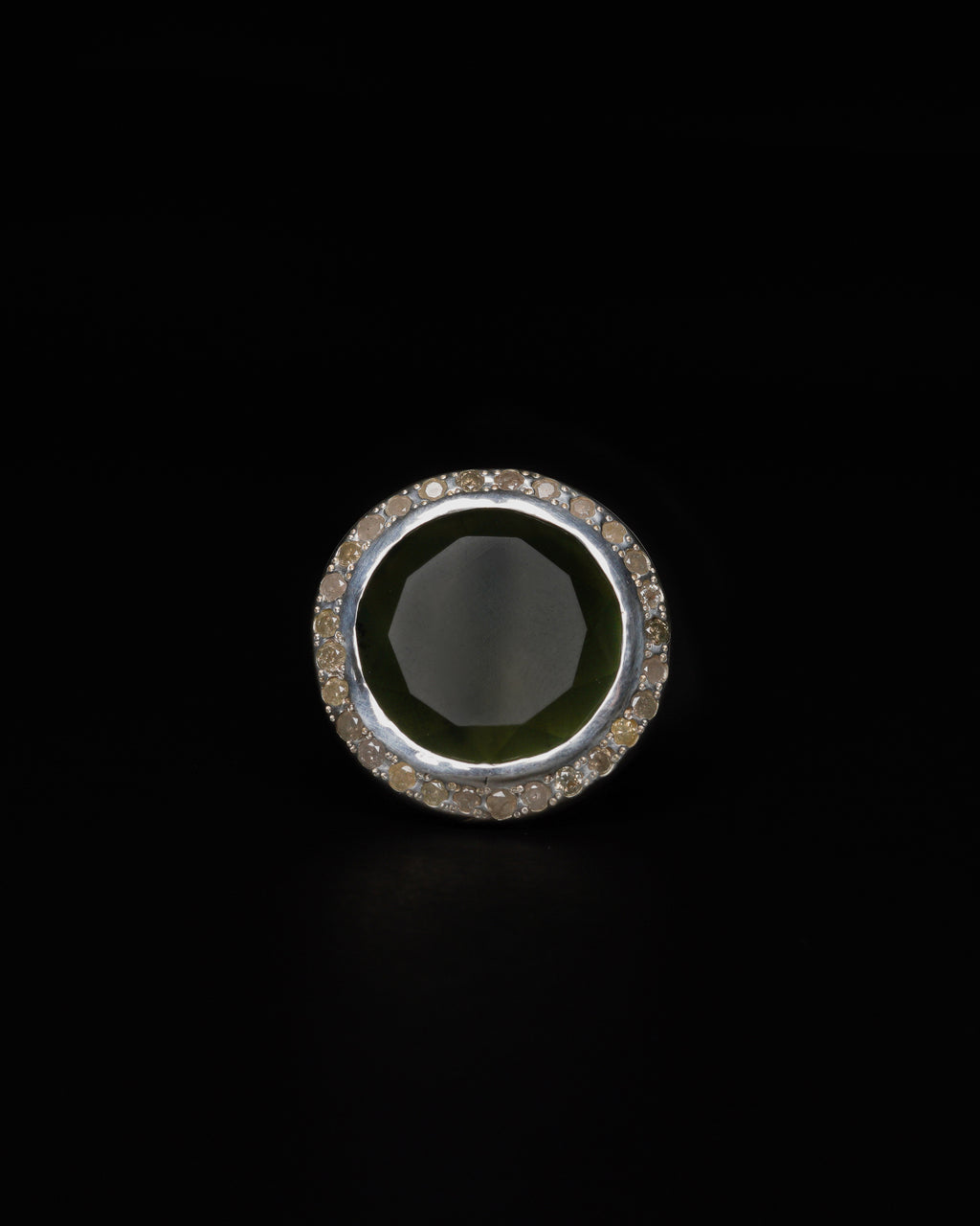 Big Halo Ring Serpentine & Ice Diamond
