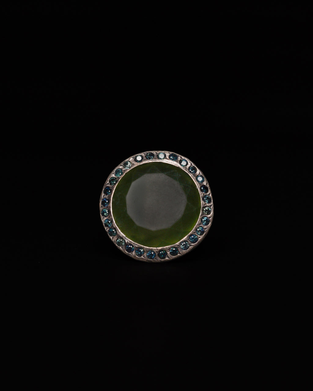 BIg Halo Ring Serpentine & Blue Sapphire