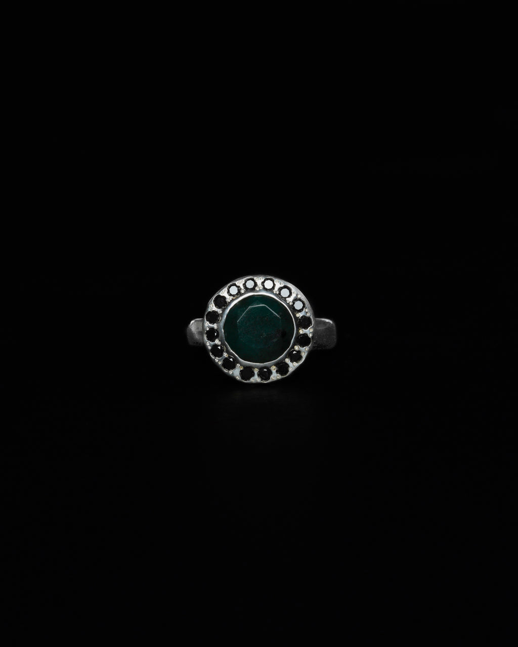 Middle Halo Ring Emerald & Black Diamond