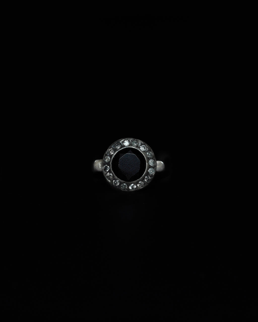 Middle Halo Ring Black Spinel & Salt and pepper Diamond